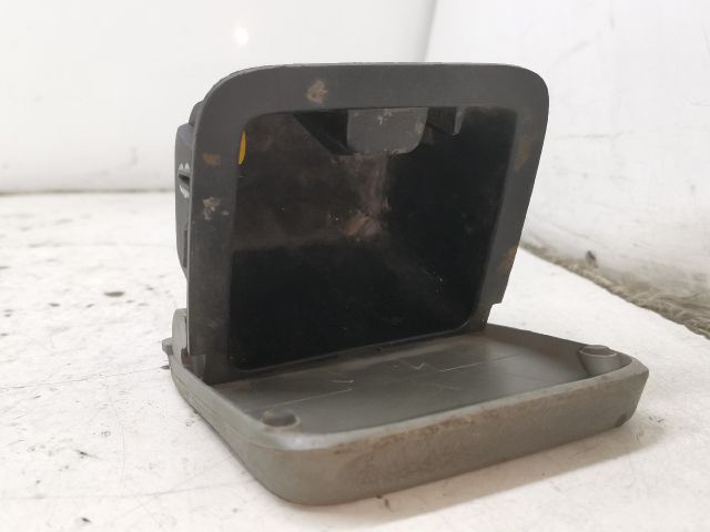 bontott RENAULT THALIA Első Hamutartó