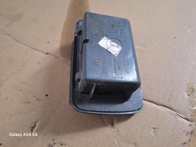 bontott RENAULT THALIA Első Hamutartó