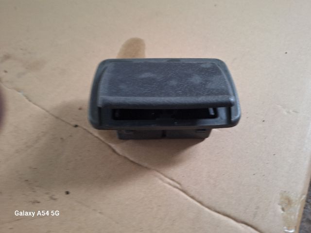 bontott RENAULT THALIA Első Hamutartó