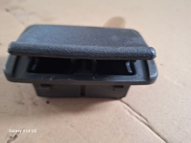 bontott RENAULT THALIA Első Hamutartó