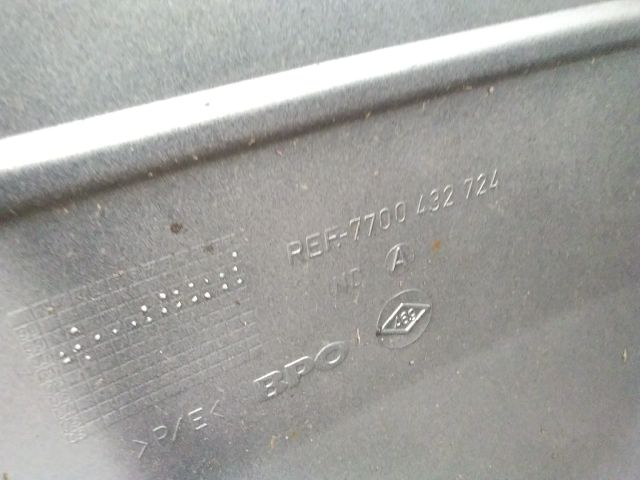 bontott RENAULT THALIA Első Lökhárító (Részeivel)