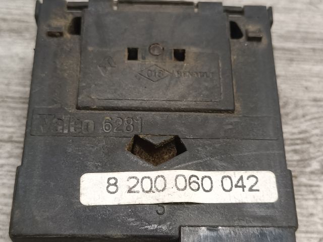 bontott RENAULT THALIA Fényszórómagasság Állító Kapcsoló