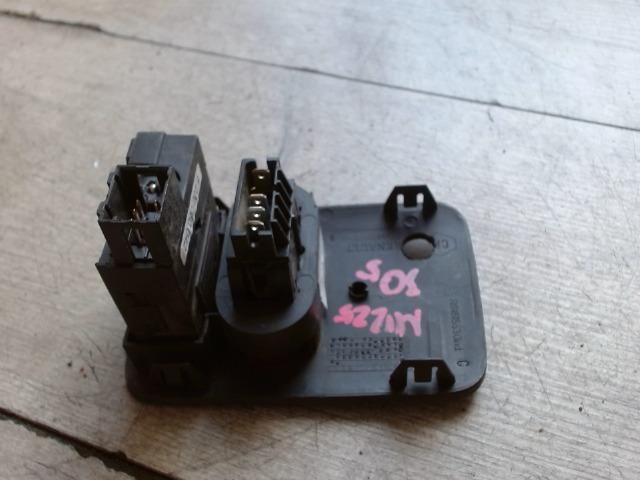 bontott RENAULT THALIA Fényszórómagasság Állító Kapcsoló