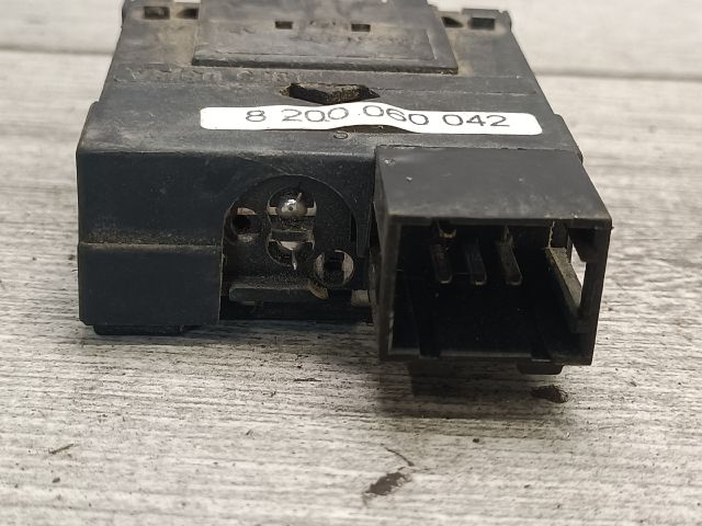 bontott RENAULT THALIA Fényszórómagasság Állító Kapcsoló