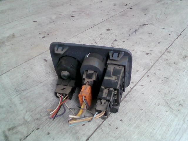 bontott RENAULT THALIA Fényszórómagasság Állító Kapcsoló