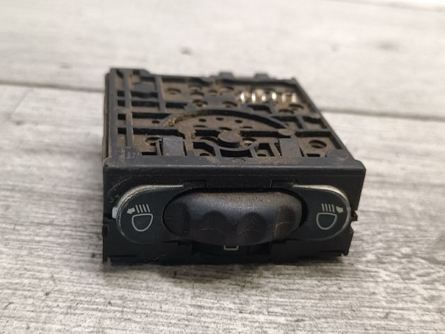 bontott RENAULT THALIA Fényszórómagasság Állító Kapcsoló