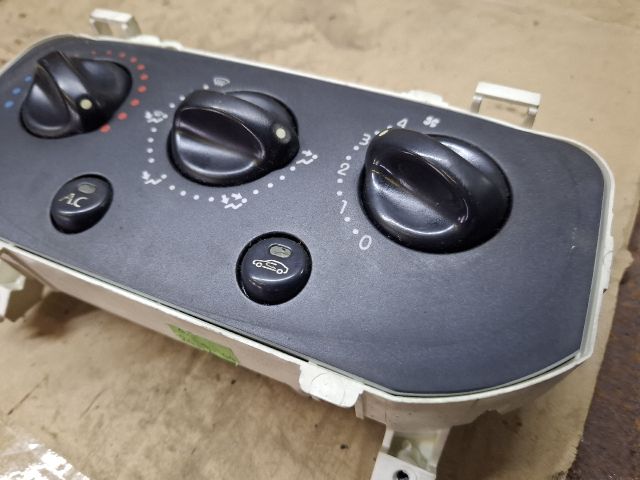 bontott RENAULT THALIA Fűtéskapcsoló (manuális klímás)