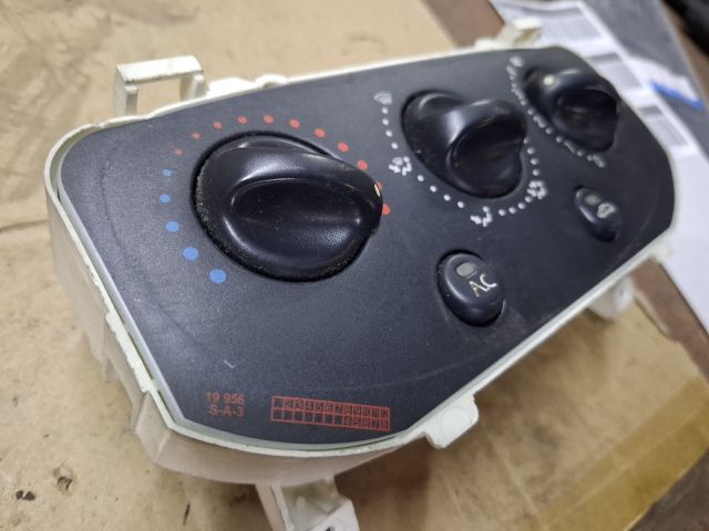 bontott RENAULT THALIA Fűtéskapcsoló (manuális klímás)