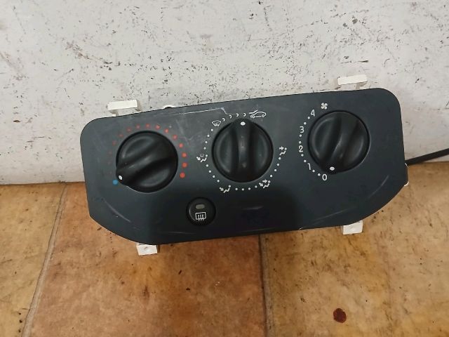 bontott RENAULT THALIA Fűtéskapcsoló (Nem klímás)