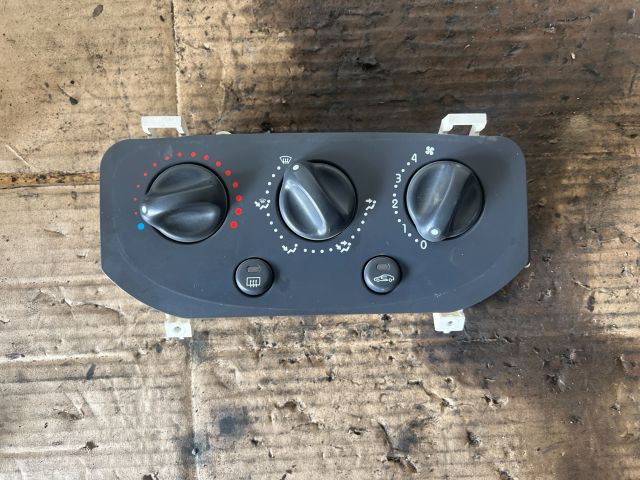 bontott RENAULT THALIA Fűtéskapcsoló (Nem klímás)