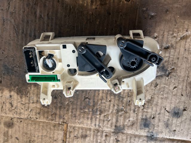 bontott RENAULT THALIA Fűtéskapcsoló (Nem klímás)