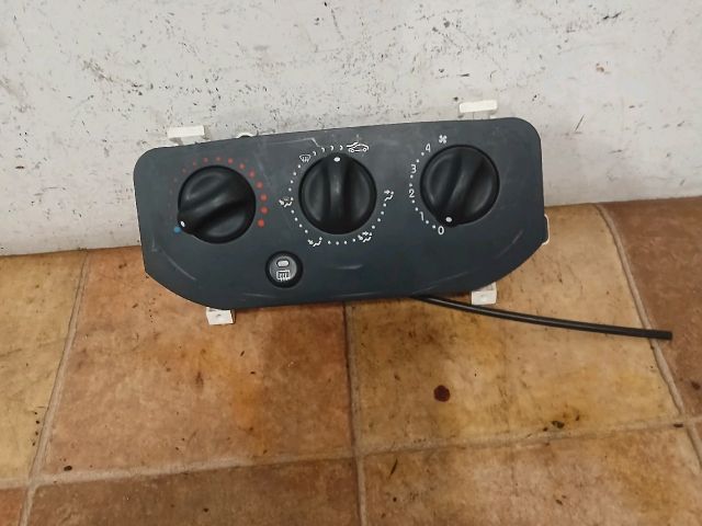 bontott RENAULT THALIA Fűtéskapcsoló (Nem klímás)