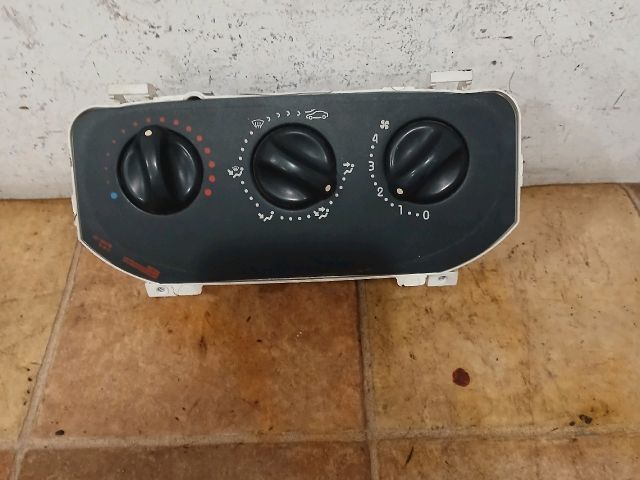 bontott RENAULT THALIA Fűtéskapcsoló (Nem klímás)