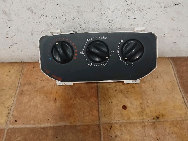 bontott RENAULT THALIA Fűtéskapcsoló (Nem klímás)