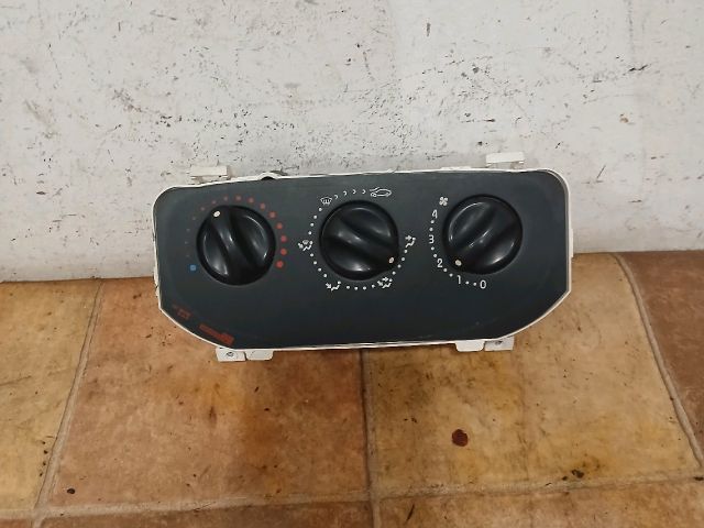 bontott RENAULT THALIA Fűtéskapcsoló (Nem klímás)