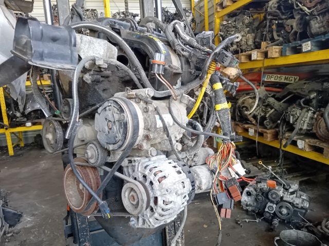 bontott RENAULT THALIA II Komplett Motor (Segédberendezésekkel)