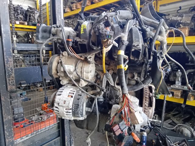 bontott RENAULT THALIA II Komplett Motor (Segédberendezésekkel)