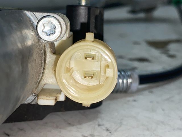 bontott RENAULT THALIA II Bal első Ablakemelő Szerkezet (Elektromos)