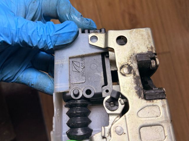 bontott RENAULT THALIA II Bal első Ajtózár