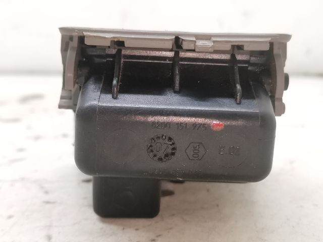 bontott RENAULT THALIA II Első Hamutartó