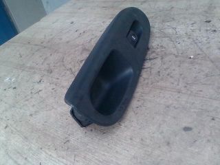 bontott RENAULT THALIA II Jobb első Ablakemelő Kapcsoló