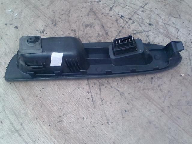 bontott RENAULT THALIA II Jobb első Ablakemelő Kapcsoló