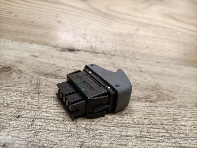 bontott RENAULT THALIA Jobb első Ablakemelő Kapcsoló