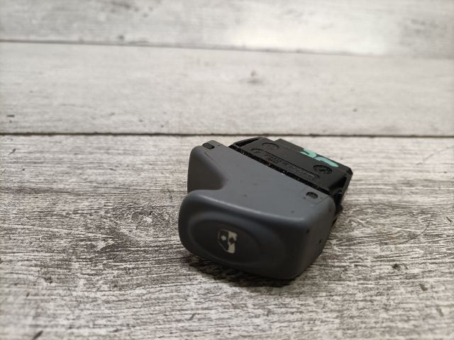 bontott RENAULT THALIA Jobb első Ablakemelő Kapcsoló