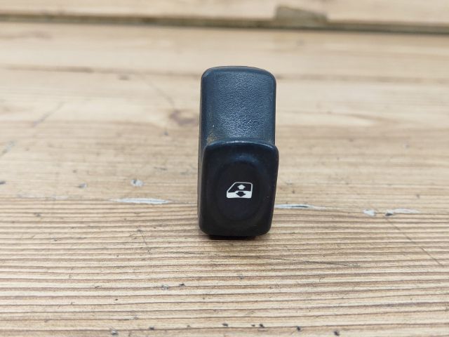 bontott RENAULT THALIA Jobb első Ablakemelő Kapcsoló