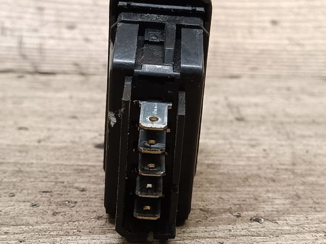 bontott RENAULT THALIA Jobb első Ablakemelő Kapcsoló