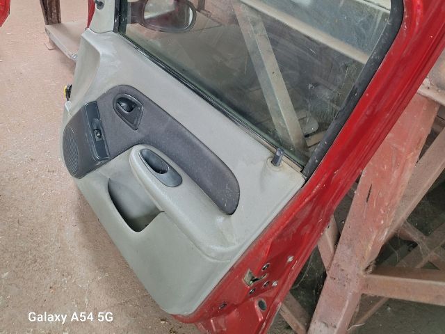 bontott RENAULT THALIA Jobb első Ajtó (Részeivel)