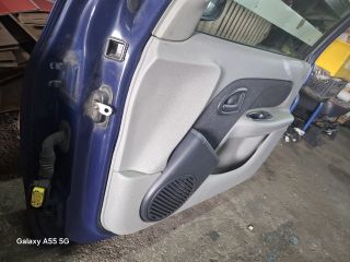 bontott RENAULT THALIA Jobb első Ajtó (Részeivel)