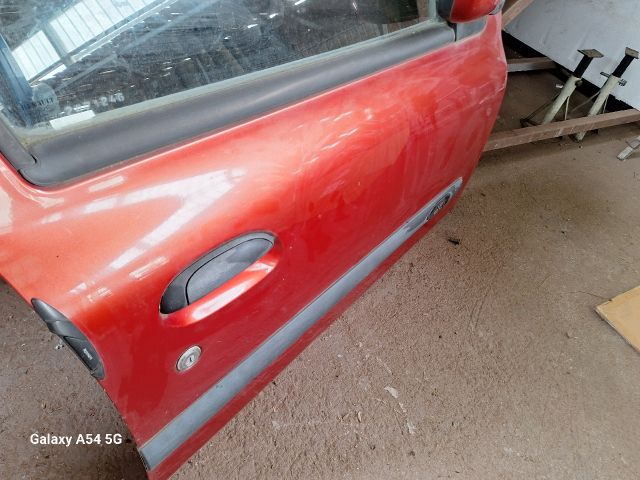 bontott RENAULT THALIA Jobb első Ajtó (Részeivel)