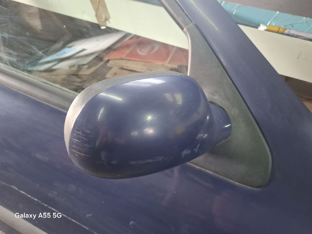 bontott RENAULT THALIA Jobb első Ajtó (Részeivel)