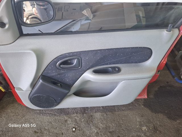 bontott RENAULT THALIA Jobb első Ajtó (Részeivel)