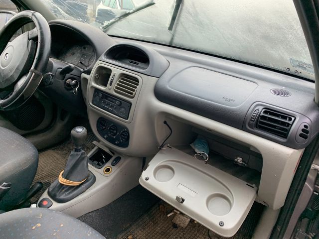 bontott RENAULT THALIA Jobb első Ajtó (Részeivel)