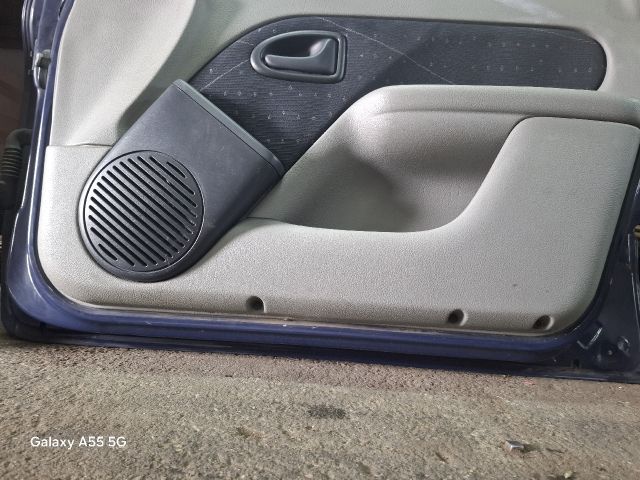 bontott RENAULT THALIA Jobb első Ajtó (Részeivel)