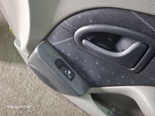 bontott RENAULT THALIA Jobb első Ajtó (Részeivel)