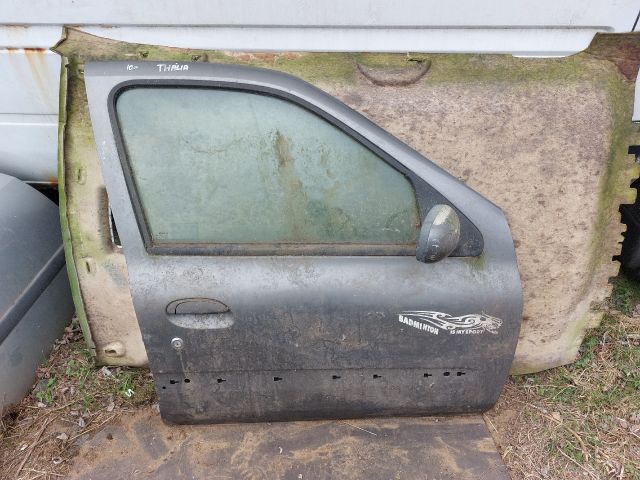bontott RENAULT THALIA Jobb első Ajtó (Részeivel)