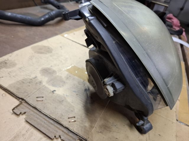 bontott RENAULT THALIA Jobb Fényszóró