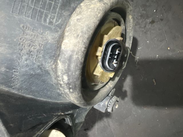 bontott RENAULT THALIA Jobb Fényszóró