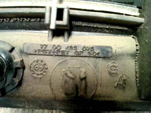 bontott RENAULT THALIA Jobb hátsó Külső Kilincs