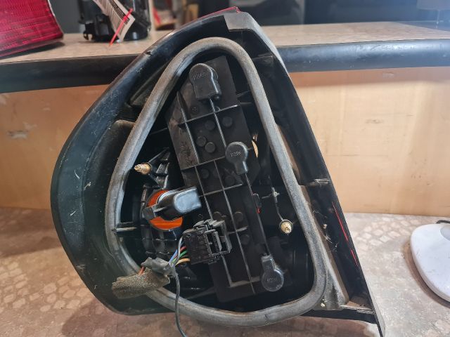 bontott RENAULT THALIA Jobb Hátsó Lámpa