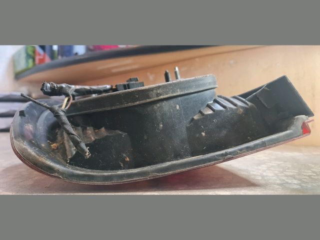 bontott RENAULT THALIA Jobb Hátsó Lámpa