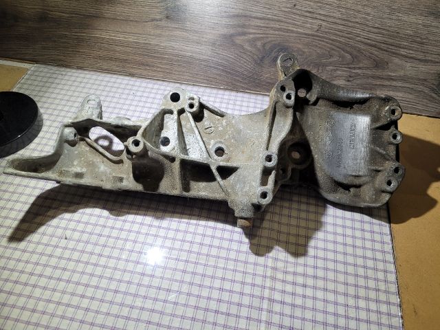 bontott RENAULT THALIA Klímakompresszor Tartó Bak