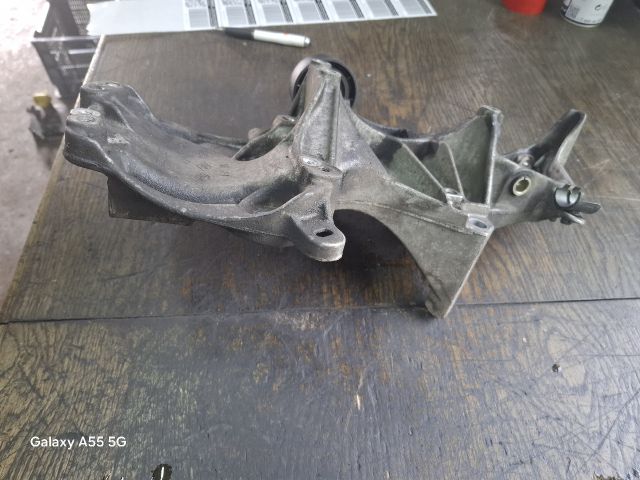 bontott RENAULT THALIA Klímakompresszor Tartó Bak