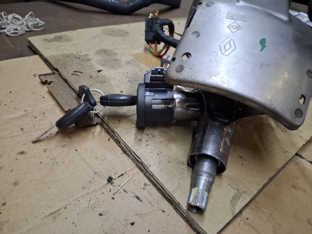 bontott RENAULT THALIA Kormányoszlop