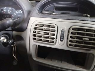 bontott RENAULT THALIA Középső Bal Szellőző