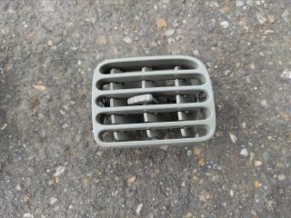 bontott RENAULT THALIA Középső Jobb Szellőző