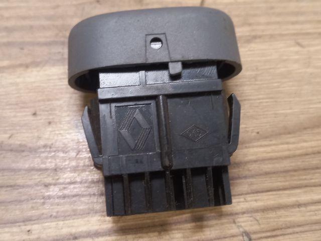 bontott RENAULT THALIA Központizár Kapcsoló